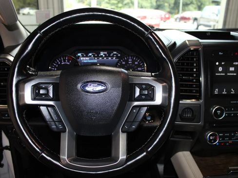 Used 2018 Ford Expedition Platinum RWD image 11