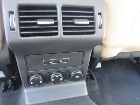 Used 2019 Jaguar F-PACE Premium image 25