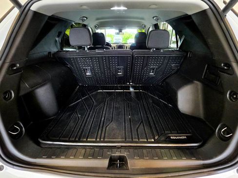 Used 2022 Chevrolet Equinox LT FWD image 8