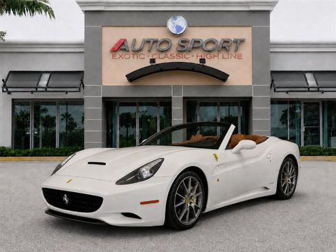 Used 2011 Ferrari California RWD image 1