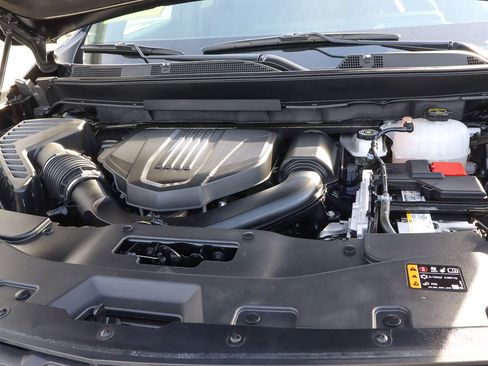 Used 2025 Chevrolet Traverse LT image 18