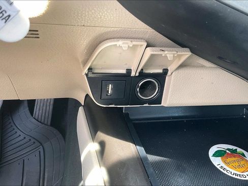 Used 2022 Toyota Camry LE FWD image 32