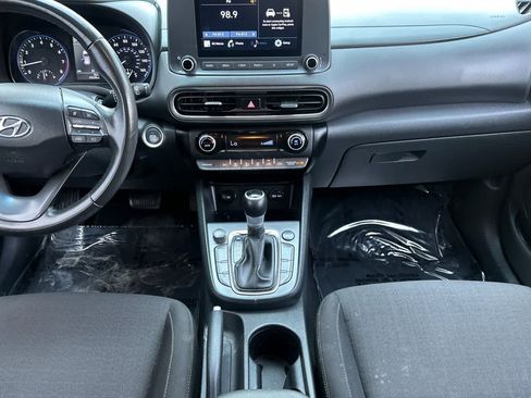 Used 2022 Hyundai Kona SEL w/ Convenience Package FWD image 4