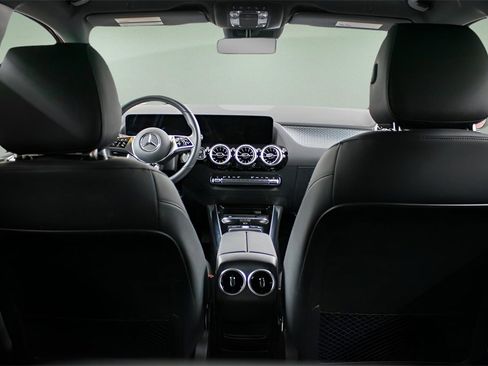 Used 2025 Mercedes-Benz GLA 250 image 16