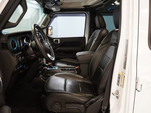 Used 2023 Jeep Wrangler Unlimited Sahara w/ Cold Weather Group image 5