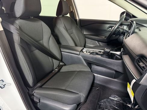 Certified 2025 Nissan Rogue S AWD/4WD image 15