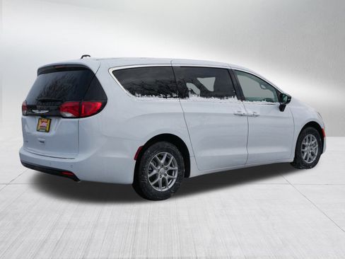 New 2026 Chrysler Voyager LX image 7