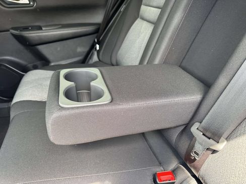 Used 2024 Nissan Rogue SV AWD/4WD image 13