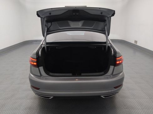 Used 2020 Volkswagen Jetta R-Line w/ R-Line Cold Weather Package FWD image 29