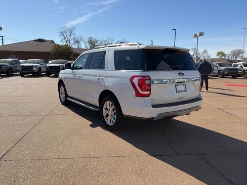 Used 2020 Ford Expedition XLT w/ Equipment Group 202A image 3