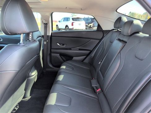 Used 2022 Hyundai Elantra Limited w/ Cargo Package image 31