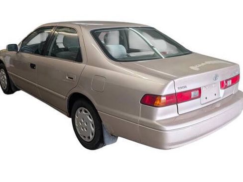 Used 1998 Toyota Camry CE FWD image 3