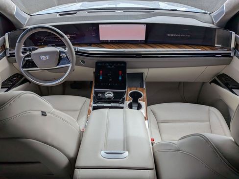 Certified 2026 Cadillac Escalade ESV Platinum Sport w/ LPO, Floor Liner Package AWD/4WD image 24