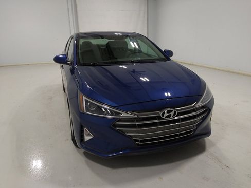 Used 2019 Hyundai Elantra SE FWD image 14