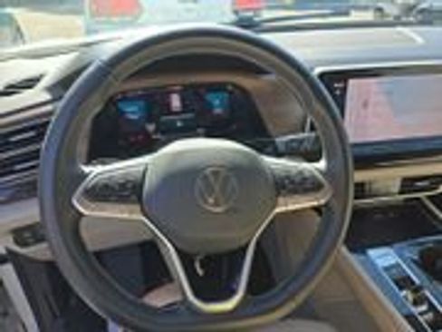 Used 2026 Volkswagen Atlas SE AWD/4WD image 14