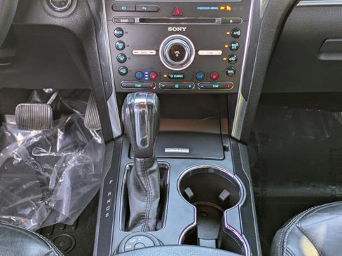Used 2018 Ford Explorer Limited image 21