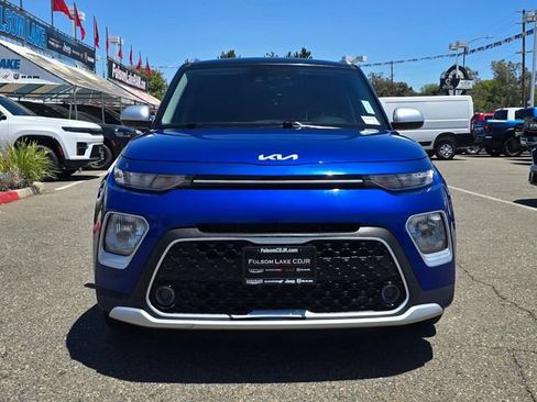 Used 2022 Kia Soul X-Line FWD image 2