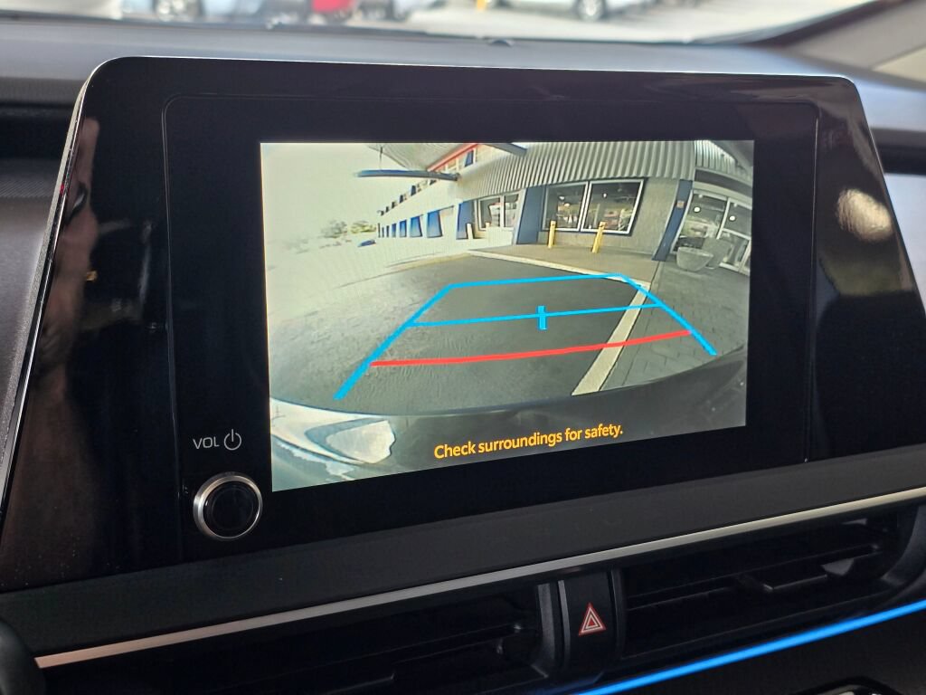 Used 2024 Toyota Prius XLE FWD image 23