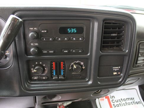 Used 2005 Chevrolet Silverado 3500 4x4 Regular Cab image 15