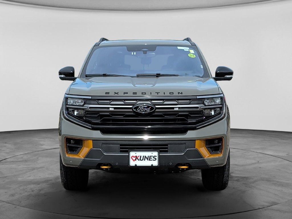 Used 2025 Ford Expedition Tremor AWD/4WD image 2