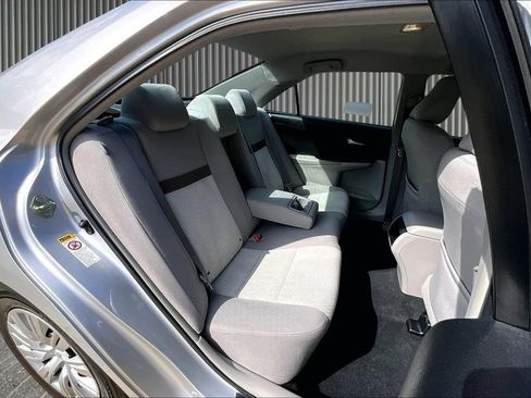 Used 2014 Toyota Camry LE FWD image 28