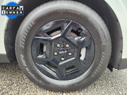 Used 2025 Kia Carnival image 21