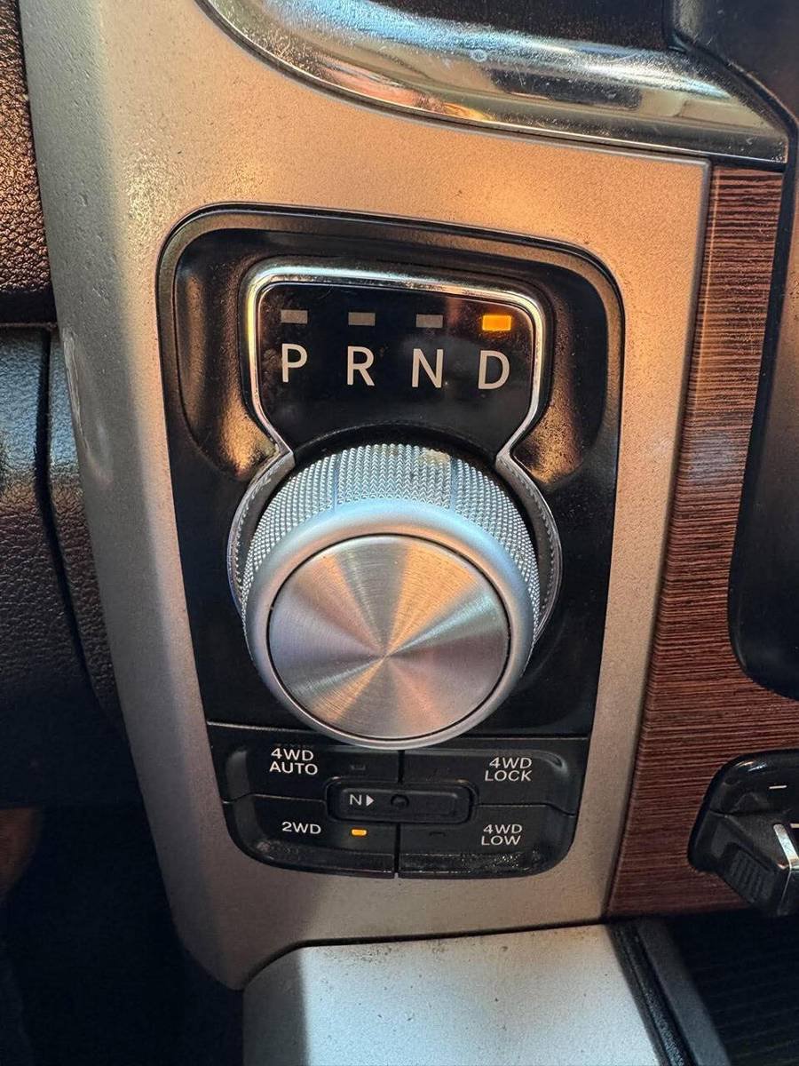 Used 2017 RAM 1500 Laramie w/ Convenience Group AWD/4WD image 16