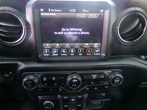 Used 2021 Jeep Wrangler Unlimited Sahara image 11