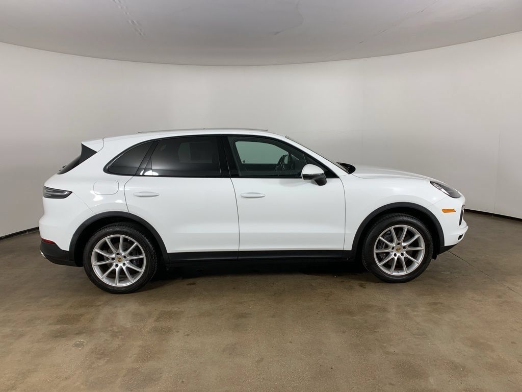 Used 2022 Porsche Cayenne AWD/4WD image 7