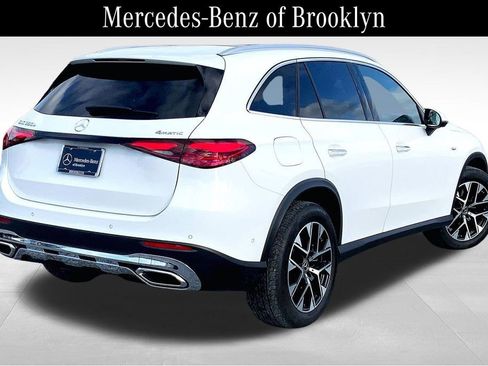 Used 2025 Mercedes-Benz GLC 350e GLC 350e image 12