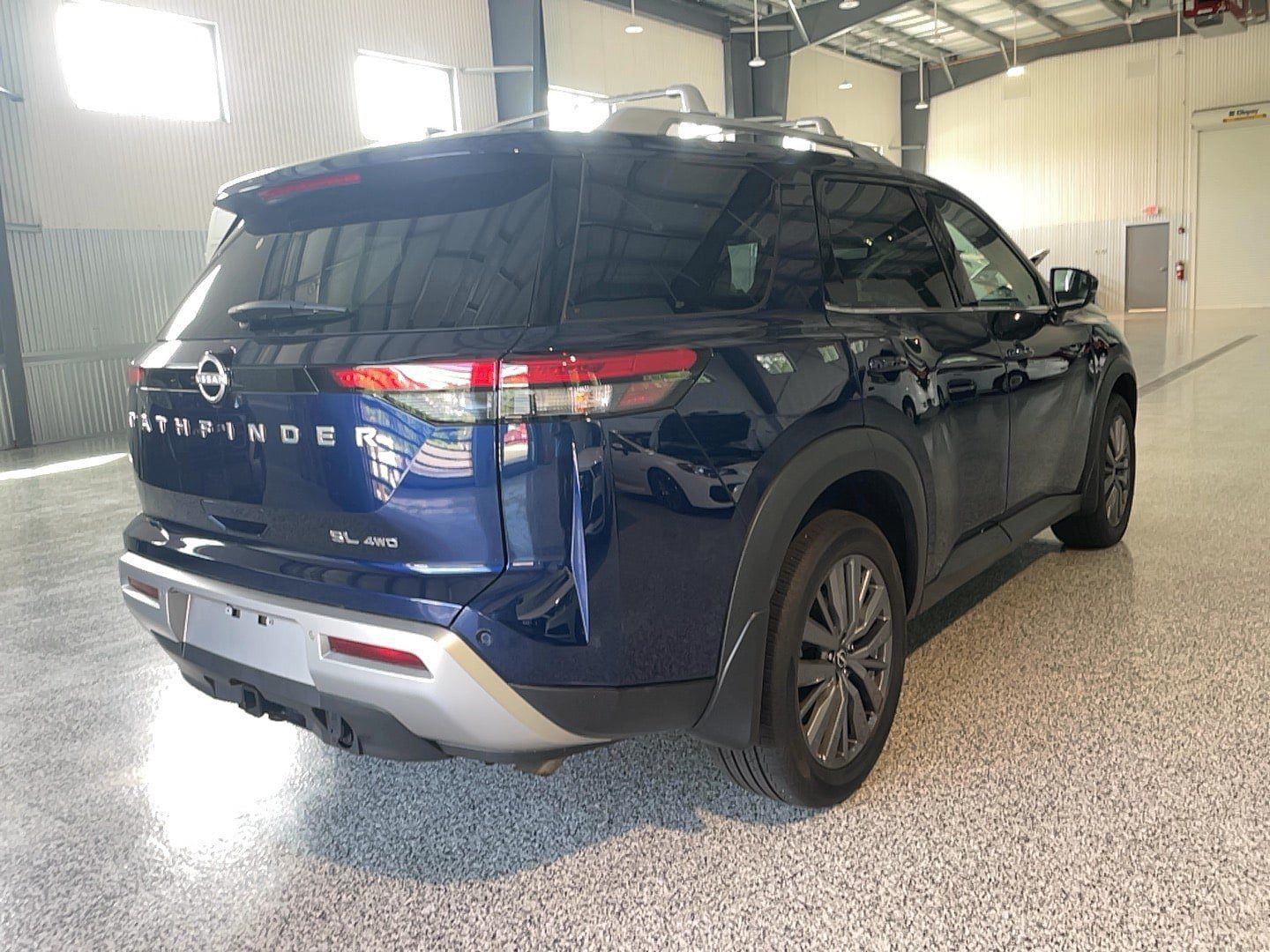 Used 2025 Nissan Pathfinder SL w/ SL Premium Package AWD/4WD image 21