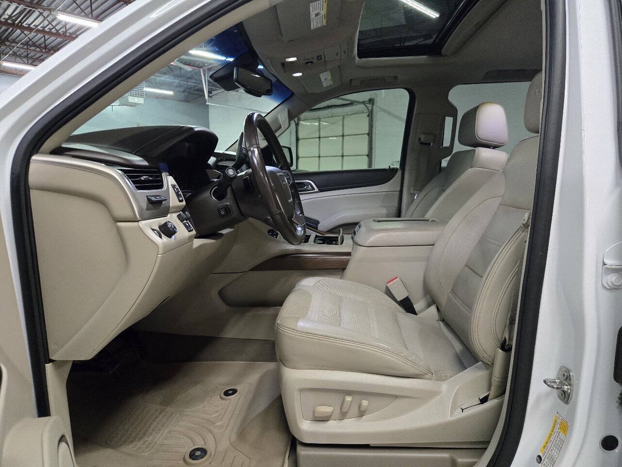 Used 2020 GMC Yukon XL Denali RWD image 9