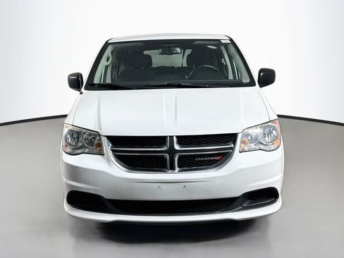 Used 2018 Dodge Grand Caravan SE w/ UConnect Hands-Free Group FWD image 2