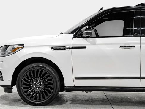 Used 2018 Lincoln Navigator Black Label w/ Cargo Package image 10