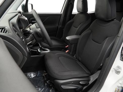 Certified 2023 Jeep Renegade Altitude AWD/4WD image 3