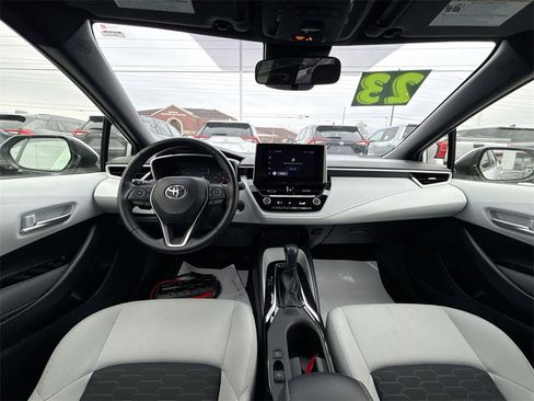 Used 2023 Toyota Corolla SE w/ SE Premium Package image 10