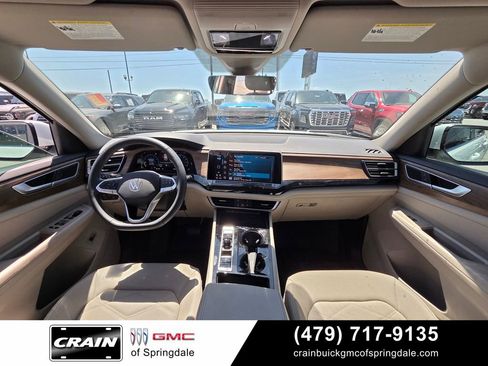 Used 2024 Volkswagen Atlas SE w/ Black Wheel Package FWD image 36