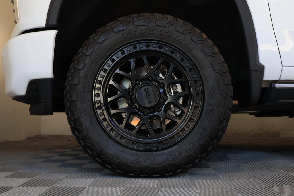Used 2022 Chevrolet Silverado 3500 High Country w/ Safety Package II AWD/4WD image 9