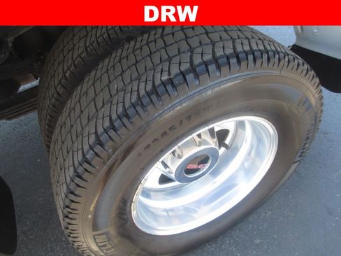 Used 2022 GMC Sierra 3500 SLT w/ SLT Convenience Package AWD/4WD image 14