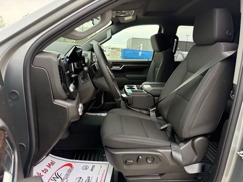 New 2026 GMC Sierra 1500 SLE w/ Preferred Package image 11