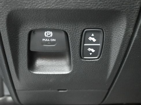New 2026 RAM 1500 Laramie AWD/4WD image 18