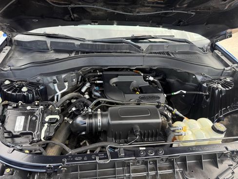 Used 2020 Ford Explorer XLT w/ Equipment Group 202A RWD image 35