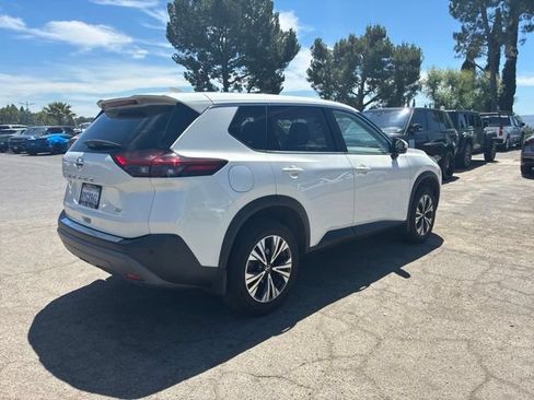 Used 2021 Nissan Rogue SV FWD image 3