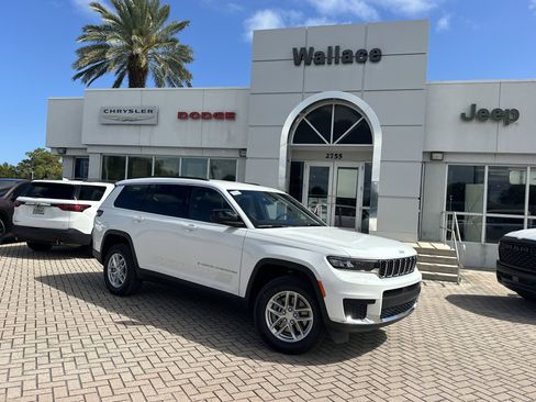 New 2026 Jeep Grand Cherokee L Laredo RWD image 1