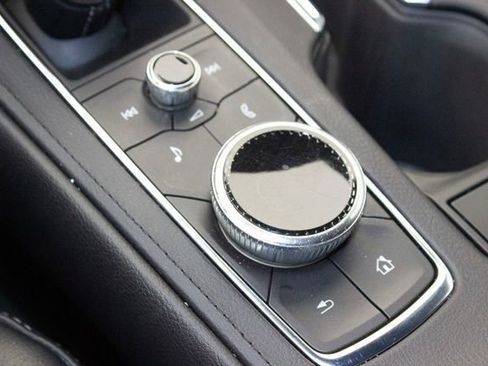 Certified 2023 Cadillac XT4 Premium Luxury w/ Enhanced Visibility Package image 34