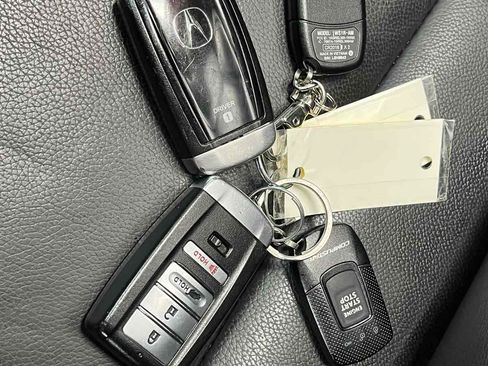Used 2018 Acura MDX SH-AWD image 38