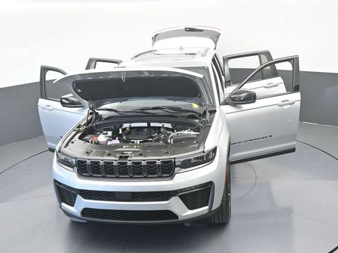 New 2026 Jeep Grand Cherokee Limited w/ Limited Altitude Package RWD image 66