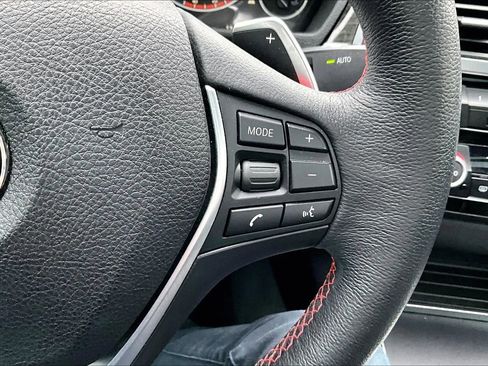 Used 2018 BMW 330i Gran Turismo xDrive image 19