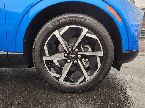 Certified 2025 Chevrolet Equinox EV LT w/ Convenience Package image 11