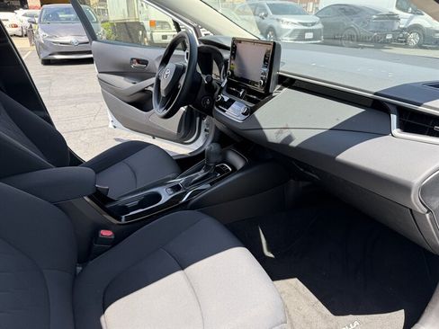 Used 2022 Toyota Corolla LE w/ Carpet Mat Package (TMS) FWD image 10